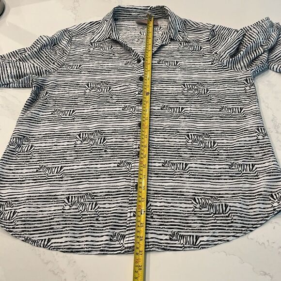 Chico's Zebra Print B&W LS Blouse - Picture 11 of 12